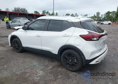 2023 Nissan Kicks Sv Xtronic Cvt z USA, uszkodzony, nr VIN 3N1CP5CV4PL498667